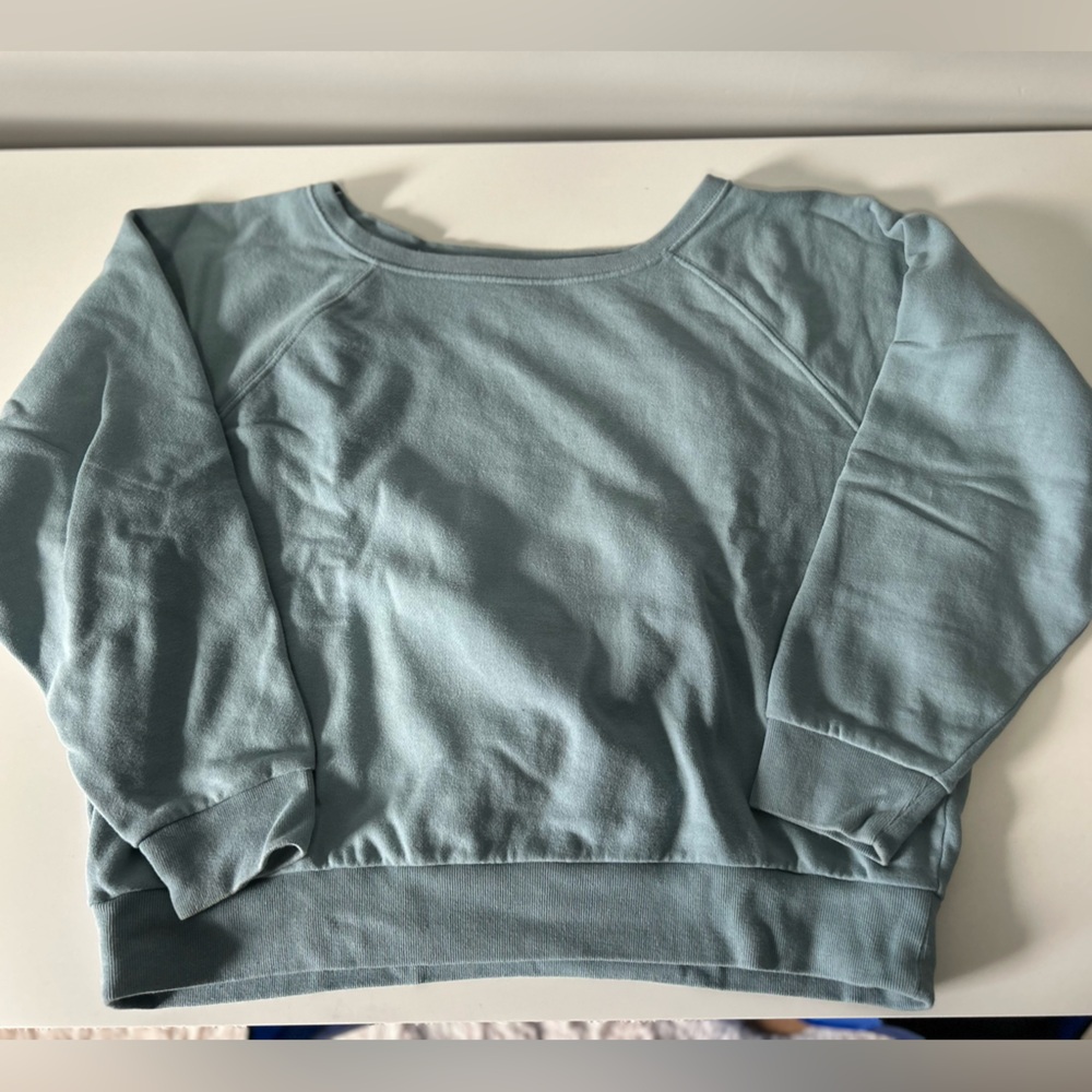 GAP Set-Women’s Soft Blue Pullover-sweatshirt and shorts-Medium